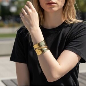 NWOT Gold Tone Cuff Bracelet